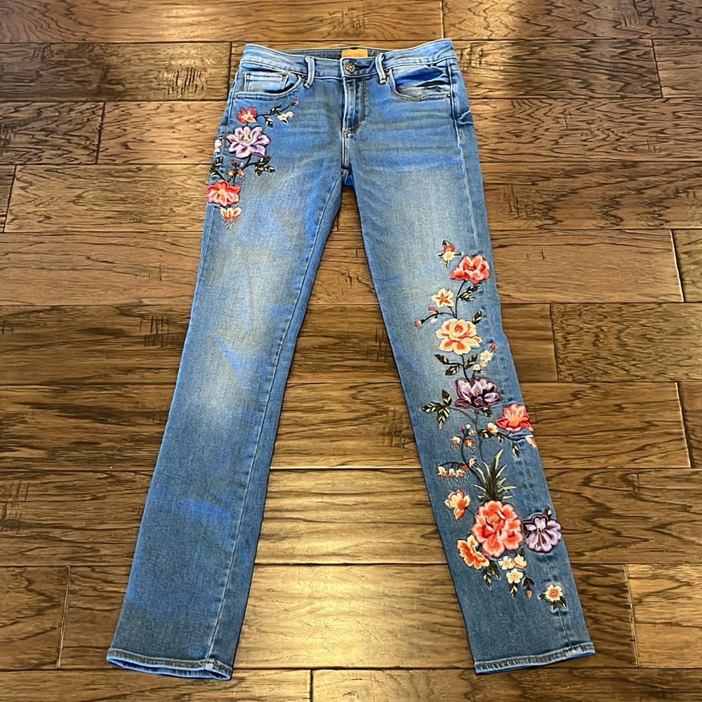 DRIFTWOOD Blue Jeans with Floral Embroidery